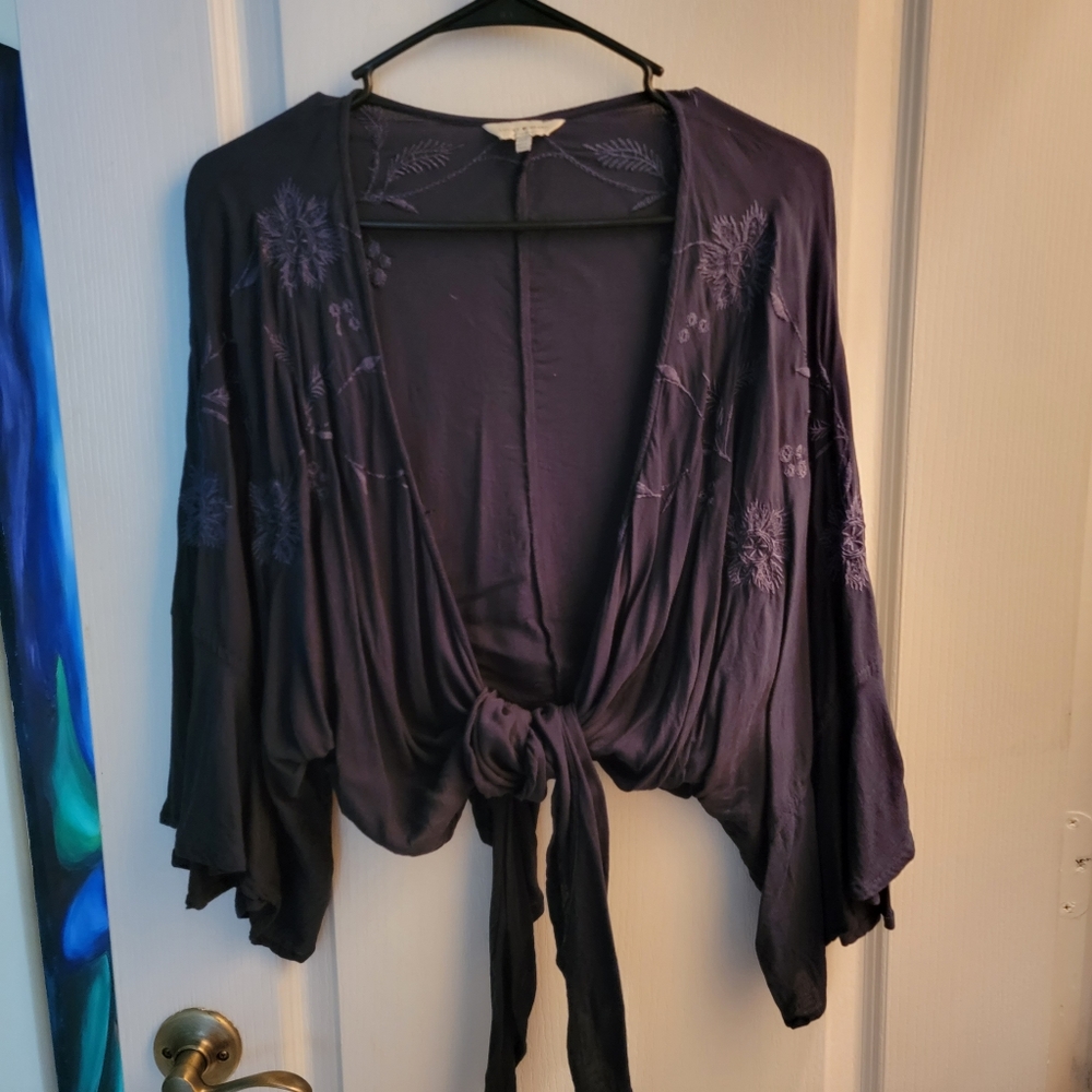 Navy blue embroidered flowy bolero jacket